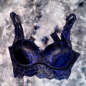 Fredericks of Hollywood black&blue push-up bra worn once. Excellent condition